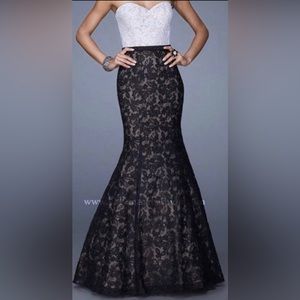 New Beautiful La Femme Strapless Lace Dress.